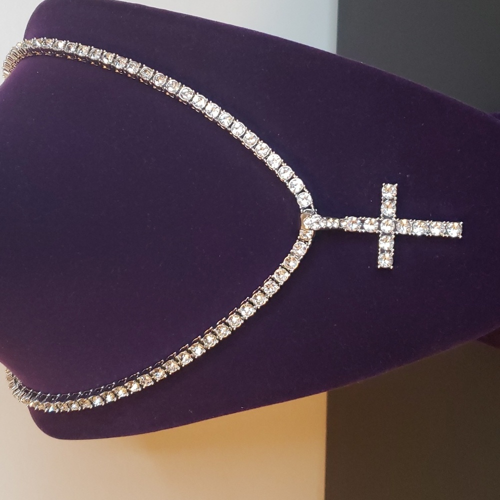 Fashion Statement Necklace Cross Pendant *NWOT *